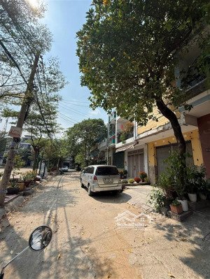 bán nhà bình lợi 4x15 2lầu khu vực nhiều cây xanh, có công viên nội khu