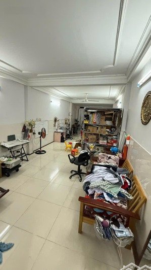 nhà mặt tiền, 2 tâng 80m2, giá rẻ, kinh doanh.