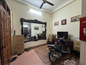 bán nhà siêu phẩm ngõ , thái thịnh diện tích 27/ 36 m 2 , 5 tầng, mặt tiền 5 m . giá 10,5 tỷ