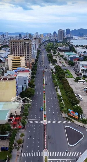 chuyển nhượng 600m2 đất rộng 24m đường 2 tháng 9 đường mở rộng 8 làn. xây được 16 tầng