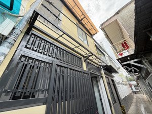 nhà mới 2 tầng trung tâm tây nha trang sổ hoàn công chỉ 2 tỷ 580tr