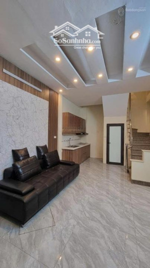 chính chủ bán căn nhà đất quan nhân 30/34m 5 tầng mt 4m nở hậu giá 7,8 tỷ