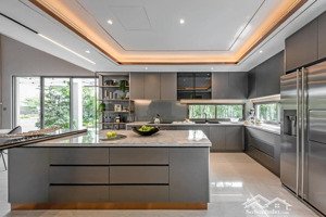 gấp bán! biệt thự ngay trung tâm tân định, quận 1 - dtcn: 205m2, vuông vức (sẵn 2 tầng) chỉ 40 tỷ