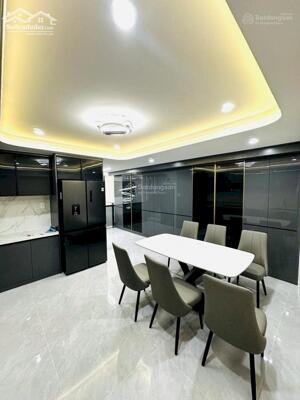 TRUNG TÂM GÒ VẤP - NHÀ ĐẸP XÂY MỚI FULL NỘI THẤT XỊN - DỌN VÀO Ở NGAY - 5 TẦNG - OTO ĐẬU NGÀY ĐÊM