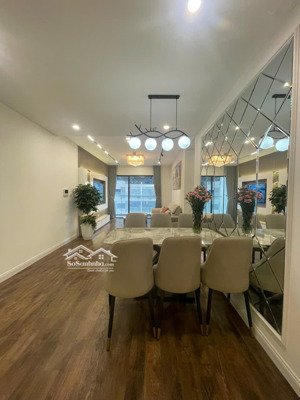 bán gấp căn hộ 2 ngủ 2vs tòa imperia garden thanh xuân: dt 70m2, ban công đn, full nt, 8.45 tỷ