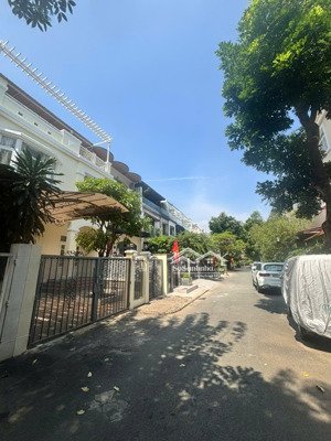 cho thuê biệt thự liền kề các trường quốc tế giá tốt chỉ 48 tr/ tháng 