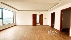 chính chủ bán căn góc số nhà 909 siêu lộc ,tầng 9 siêu ưng ,2 ban công.