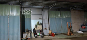 bán nhà lô góc 2 mặt tiền vị trí đẹp phù hợp làm nghề cơ khí, sản xuất hay kinh doanh