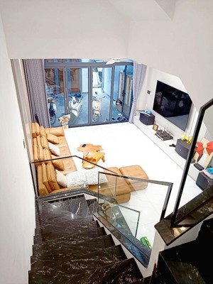 nhà 3 tầng, thiết kế hiện đại, nội thất cao cấp, ngang 5m