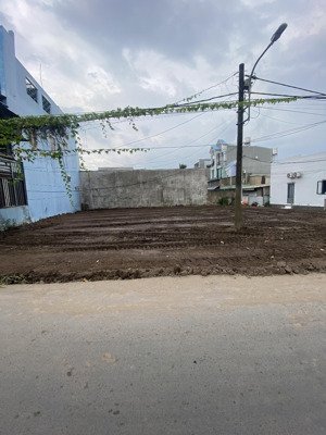 bán đất thổ cư mặt tiền lô 2, xã lê minh xuân (bình lợi mới). giá 4,2 tỷ