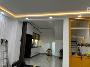 nhà mới đẹp hxh hoàng hoa thám, dt 5x9m, 6 lầu, gồm 7 chdv, 7.9 tỷ tl