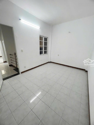 bán nhà riêng tại hương lộ 2, 4,95 tỷ, 45m2 đẹp, nhiều tiện ích