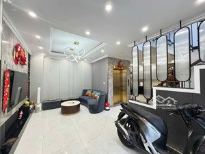 bán nhà gần svd quần ngựa, ba đình, mới đẹp, 6 tầng thang máy, phân lô, ô tô vào nhà, 45m, 13.3 tỷ