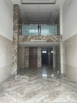 bán nhà 4,5 tầng mt trần cao vân vị trí rất đẹp gần ông ích khiêm