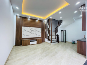 bán nhà liên mạc 32m2 5 tầng ô tô đến cổng view hồ 5.95 tỷ bắc từ liêm