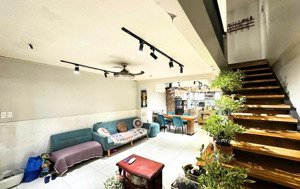 quận 4 - gấp bán nhà ngang lớn gần 5m gần mt, vuông vức, nhà thiết kế đẹp, sân thượng cực chill