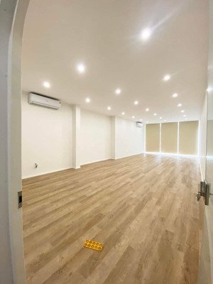 cho thuê sàn văn phòng mặt phố lê ngọc hân, dt 70m2 x 2 tầng, sàn mới, đẹp, thang máy