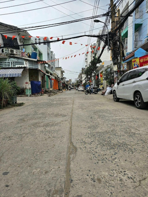 nhà mặt tiền hẻm 8m an dương vương giáp quận 6,dt: 4mx17m. 3 tầng. chủ thiện chí bán giảm còn 7.2tỷ