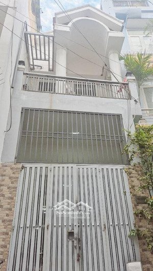 sân trước nhà rộng - 3 tầng - 54m2 - 20m ra hẻm xh nở hậu - 6,x tỷ