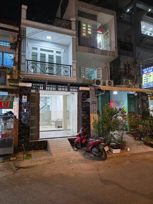 nhà chính chủ, mặt tiền 15a phùng tá chu sát bên trường thcs an lạc giá 5,9 tỷ chốt