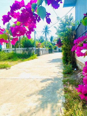 bán lô đất đẹp ngay chợ ubnd xã cách trục đường 23/10 chỉ tầm 100m