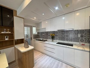 cho thuê căn hộ happy valley phú mỹ hưng 100m 3pn lầu 22 full nội thất mới 35 triệu/tháng (~1