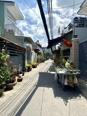 bán gấp bank nhà , hơn 3 tỷ, 48m2, 3pn, 3wc, ở xyz, đường lê văn lương, nhà bè