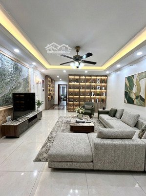 siêu phẩm ven hồ ! nhà hồ ba mẫu gần xã đàn, ô tô đón 1 phút, trước nhà sh quay, ngõ thoáng .