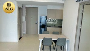 cho thuê 69m có ban công, nội thất đầy đủ, nhà trống sẵn ở được ngay, giá 9 triệu/ tháng.