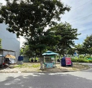 bán góc 2mt đường văn tiến dũng và 29/3 ( dt : 245 m2 ) - phường hoà xuân .