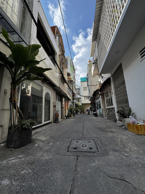 quận 10 - khu vip hiếm nhà bán - ô tô đỗ cửa ngay hà đô giá 9tỷ1 gần hà đô centrosa garden