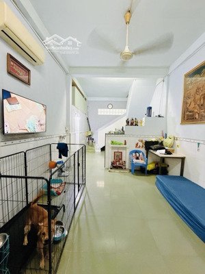 nhà cũ - oto đổ cửa - dt 40m2 - hẻm 145 ntt