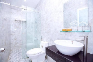 cần tiền bán gấp nhà 4 tầng mặt tiền khu bệnh viện da liễu ghềnh ráng