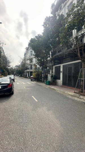 cho thuê liền kề flc - 5 tầng - thang máy - 19tr