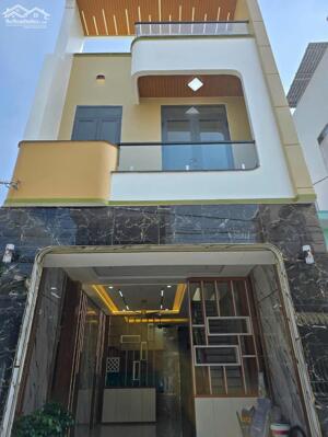 Nhà mặt tiền đường thông 3.85 tỷ 1 lầu 1 trệt , sổ riêng, hoàn công ngay chợ Bửu Hòa