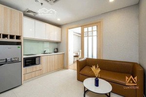 cho thuê phòng studio tách bếp full nội thất hiện đại có bancol thoáng mát gần sân bay tân sơn nhất