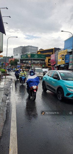 mặt tiền thành thái q10 ngay ngã 4 tô hiến thành 5 tầng 2 mặt thoáng 60m2