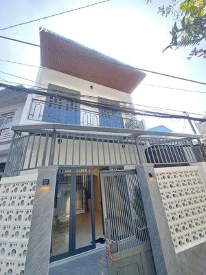 cần bán gấp nhà đẹp p linh chiểu, thủ đức gần vincom. chỉ nhỉnh 5tỷ