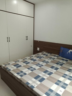 chính chủ cho thuê căn hộ 1 ngủ riêng biệt 43m2 full đồ phố hồng tiến giá 6 triệu: lh 