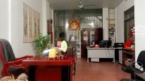 chính chủ tôi cần bán biệt thự pháp gara trong nhà mặt tiền rộng 1 nhà là mặt tiền phố cầu giấy kd