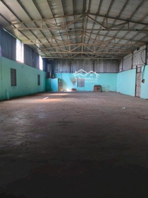 nhà xưởng cho thuê nằm phường bình hưng hóa, quận bình tân dt: 500m giá 35 triêu lh: 