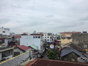 cần bán căn nhà mặt đường hàng kênh, đoạn gần giao với chợ con, ngang hơn 5m