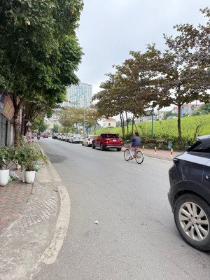 ngọc thuỵ-bồ đề-bán đất tặng nhà-dt 112m2*mt 5,6m-cách 1 nhà ra mp ngọc thuỵ-xây ccmn quá đỉnh