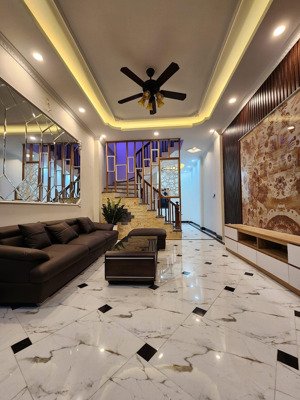 rất hiếm, yên hoà, trung kính, ngõ thông, dân xây, ở sướng, vài bước ra phố, full tiện ích 47m2x5t