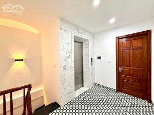 Nhà ngách 20 ngõ Trại Cá Trần Đại Nghĩa, 40m2 x 5T thang máy, giá 12.5 tỷ, 0985868893