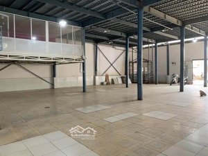 chính chủ cho thuê nhà xưởng q12 giáp gò vấp. dt: 14x20m. có gác 220m