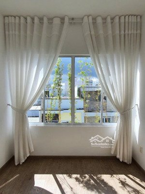 hạ giá 300 triệu nhà góc 2 mặt tiền quốc tuấn gần coopmart giá 6,2 tỷ.