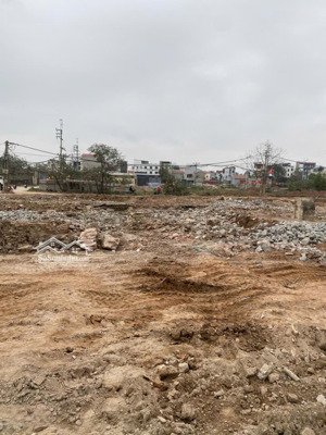 bán ô 60m2 mặt tiền 5m đường rộng 12m sổ đỏ chính chủ ,ô tô vào tận nhà gần hồ điều hòa,vành đai 4