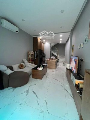 [phường bàn cờ] bán nhà 4 tầng ngay khu chợ bàn cờ vị trí trung tâm - 38m giá 8.9 tỷ