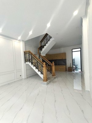 quận 8 nhà mới tinh thiết kế châu âu sang trọng 1 trệt 2 lầu + sân thượng